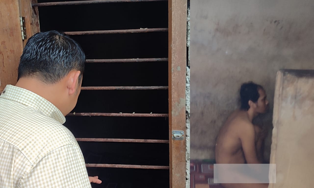 Bupati H M Syukur Jenguk ODGJ Dikurung Keluarga