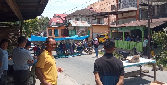 BREAKING NEWS: Jalan Nasional Kerinci-Bangko Diblokir Warga Pulau Sangkar