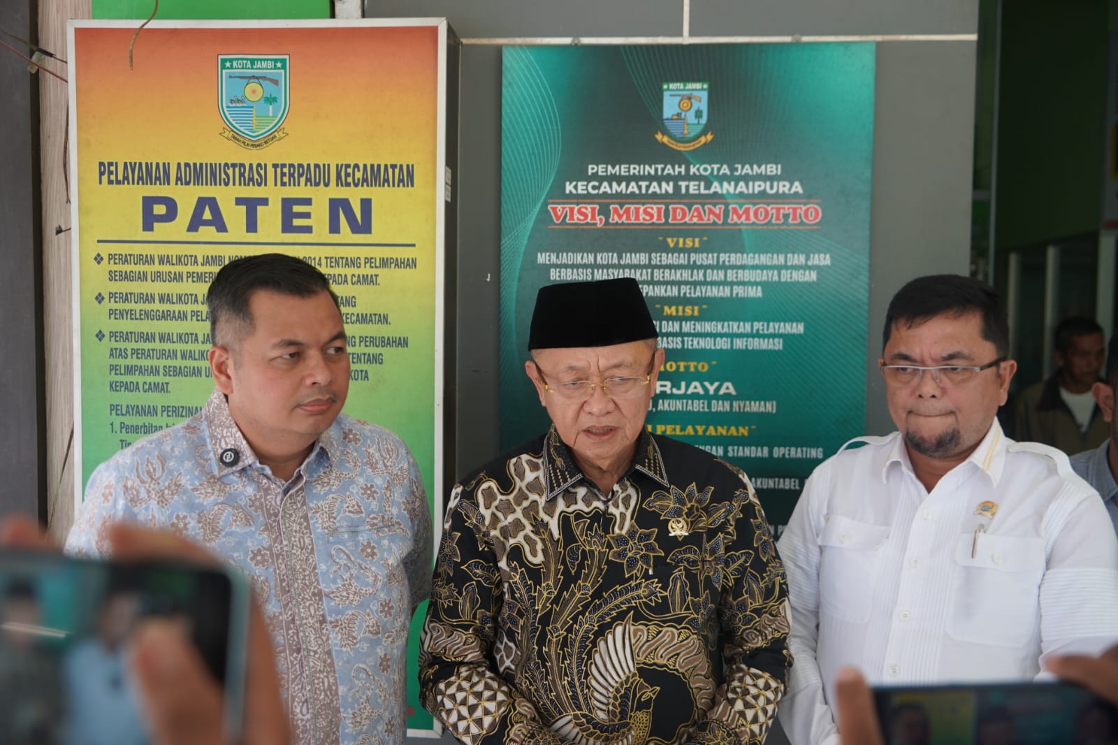 Peduli Rakyat, Ketua DPRD Kota Jambi Bagikan 1.000 Kartu BPJS Ketenagakerjaan