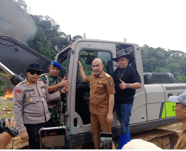 Dedy Putra Pimpin Razia PETI, Satu Excavator Dibakar