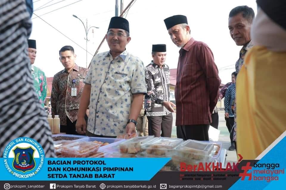 Anwar Sadat Tinjau Pasar Bedug Ramadhan di Alun-alun Kota Kuala Tungkal