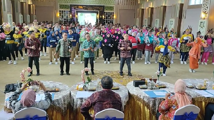 Peringati HUT ke-52 KORPRI, Pemerintah Kota Jambi Meriahkan Acara dengan Lomba Senam Antar OPD