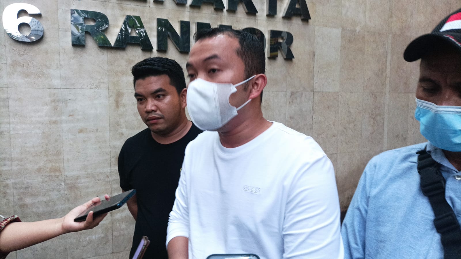 Seorang Remaja Disekap Dalam Apartemen Selama 1,5 Tahun dan Mengalami Pelecehan 