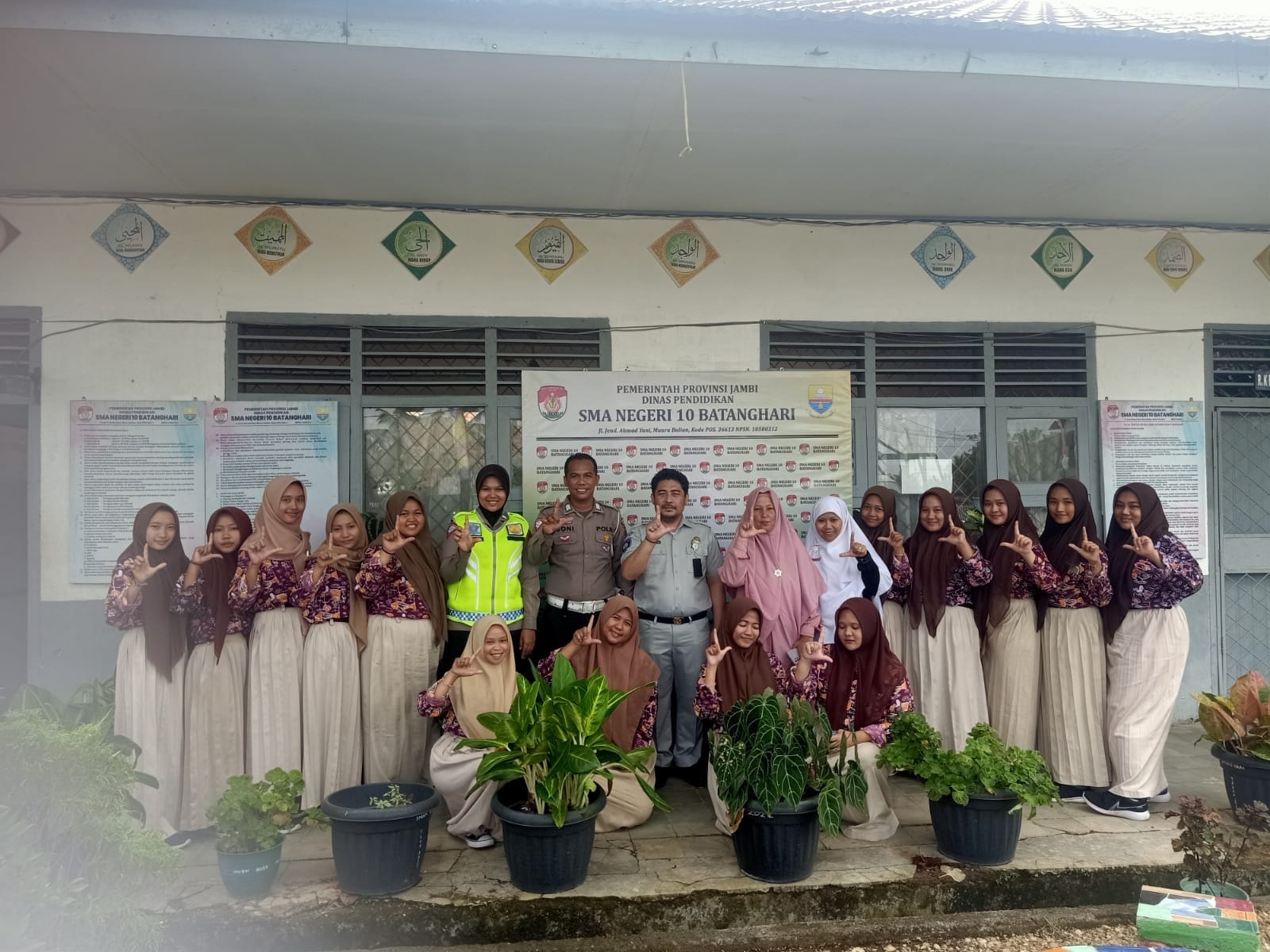 Jasa Raharja Ajak Pengajar SMA N 10 BatanghariRutin Sampaikan Safety Campaign Kepada Para Pelajar 