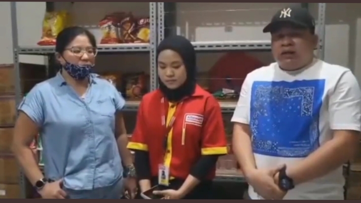  Viral! Ibu-Ibu Pakai Mercy Pencuri Coklat Tuntut Pegawai Alfamart Minta Maaf, Ini Tanggapan dari Alfamart