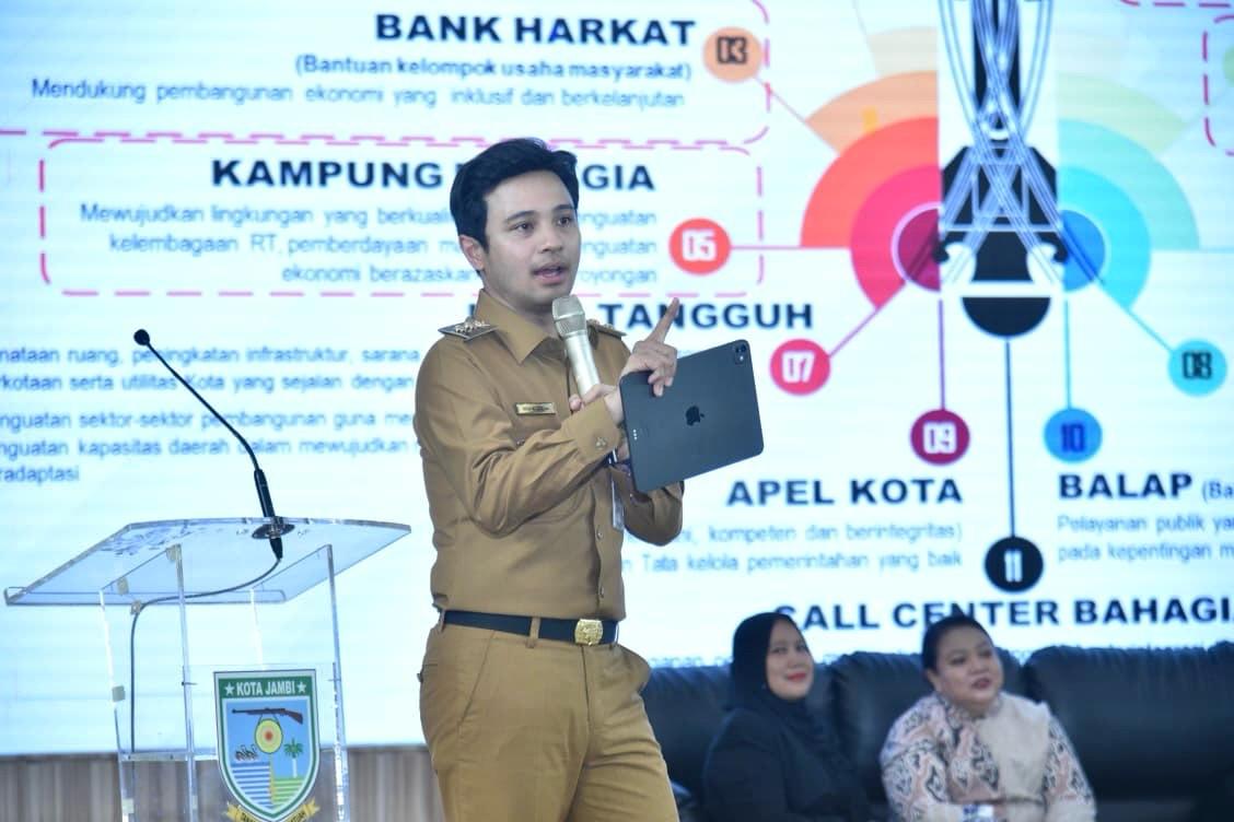 Pembicara di Seminar Nasional : Wawako Diza Kupas Tantangan UMKM di Era Industri 5.0