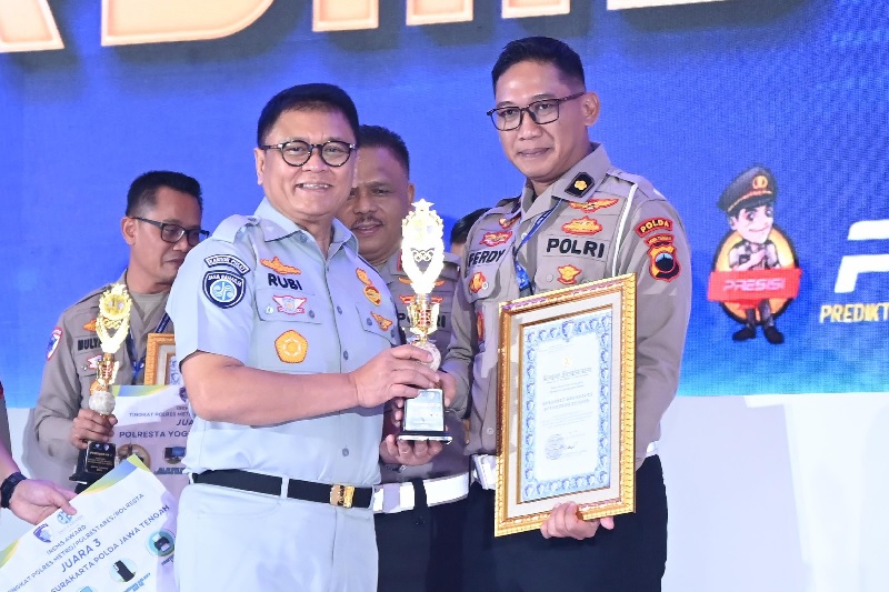 Jasa Raharja dan Korlantas Polri Serahkan IRSMS Award kepada Polda dan Polres yang Sigap Melaporkan Kecelakaan