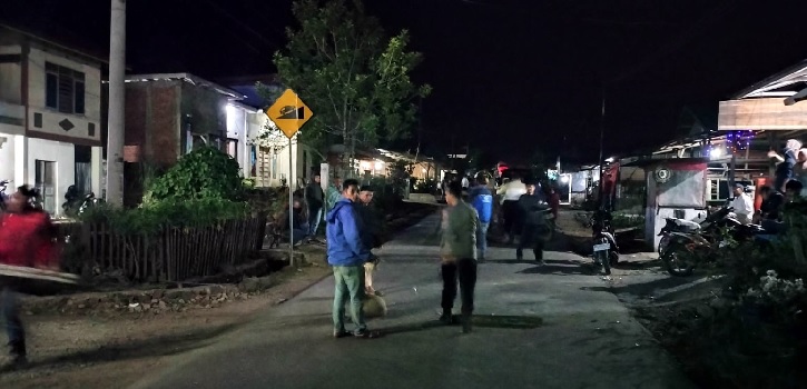 11 Jam Diblokir, Jalan Nasional Kerinci-Bangko Akhirnya Bisa Dilewati
