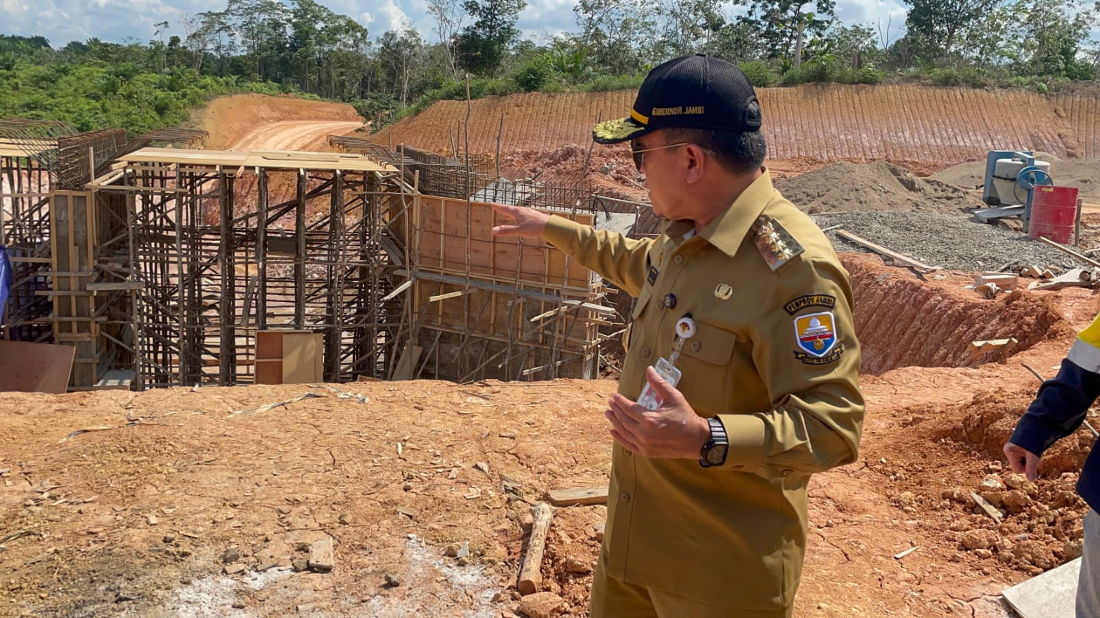 Al Haris Jajal Jalan Khusus Batu Bara Garapan PT.IBS, Progres 90 Persen : 72 KM Lintasan Rampung