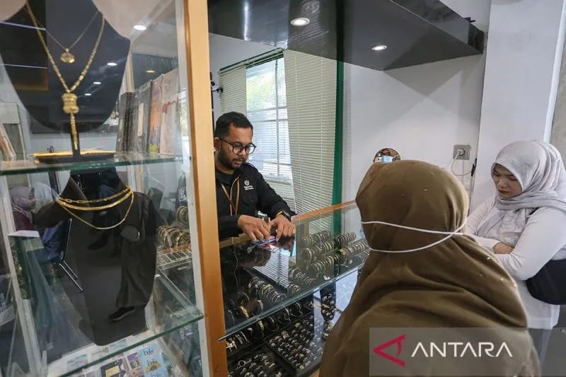 Harga Emas Antam Hari Ini Anjlok Rp29.000 Jadi Rp2322 Jutagram