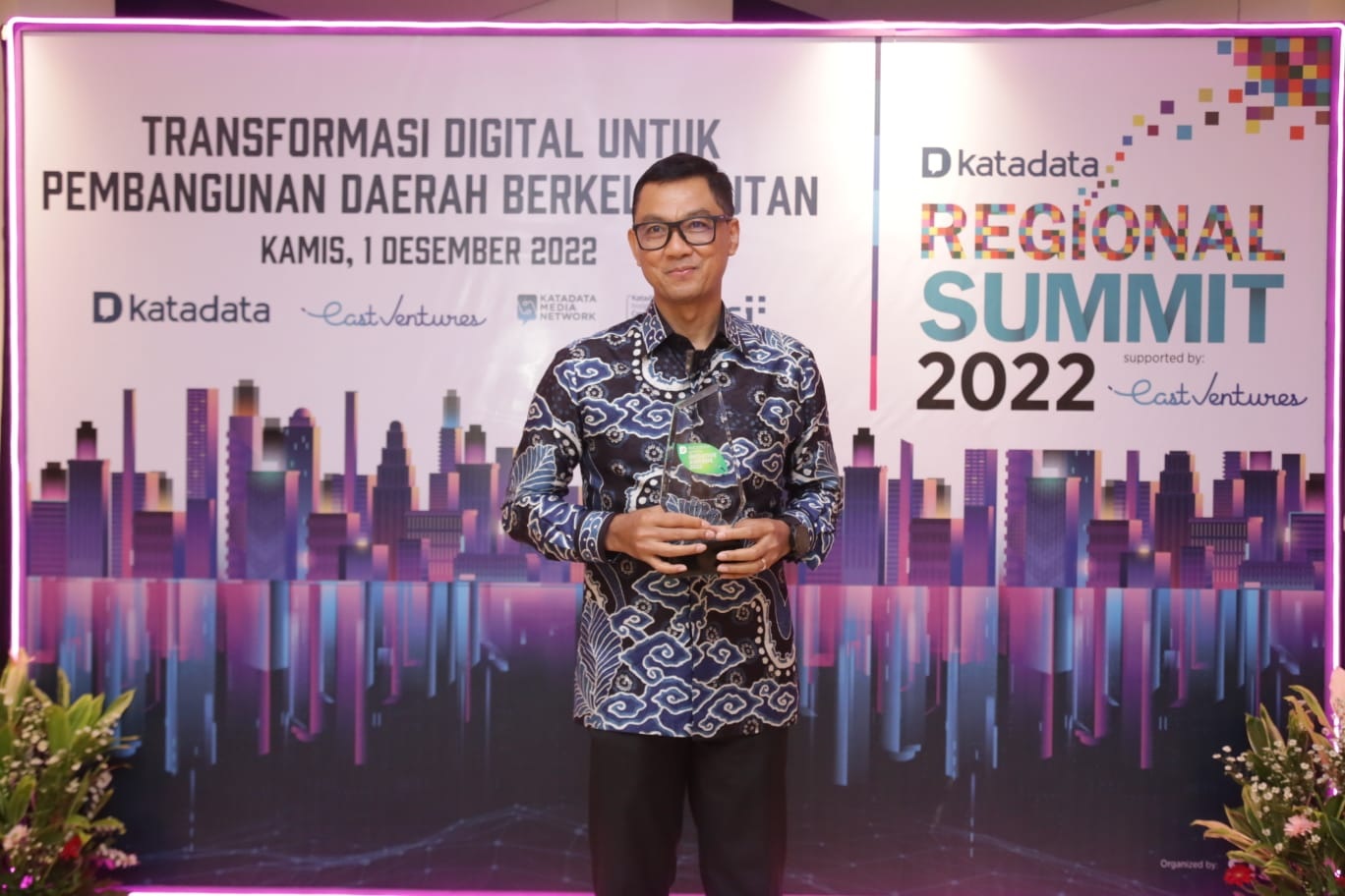 Miliki Komitmen dan Leadership Kuat Untuk Transisi Energi, PLN Raih Green Initiative Awards 2022