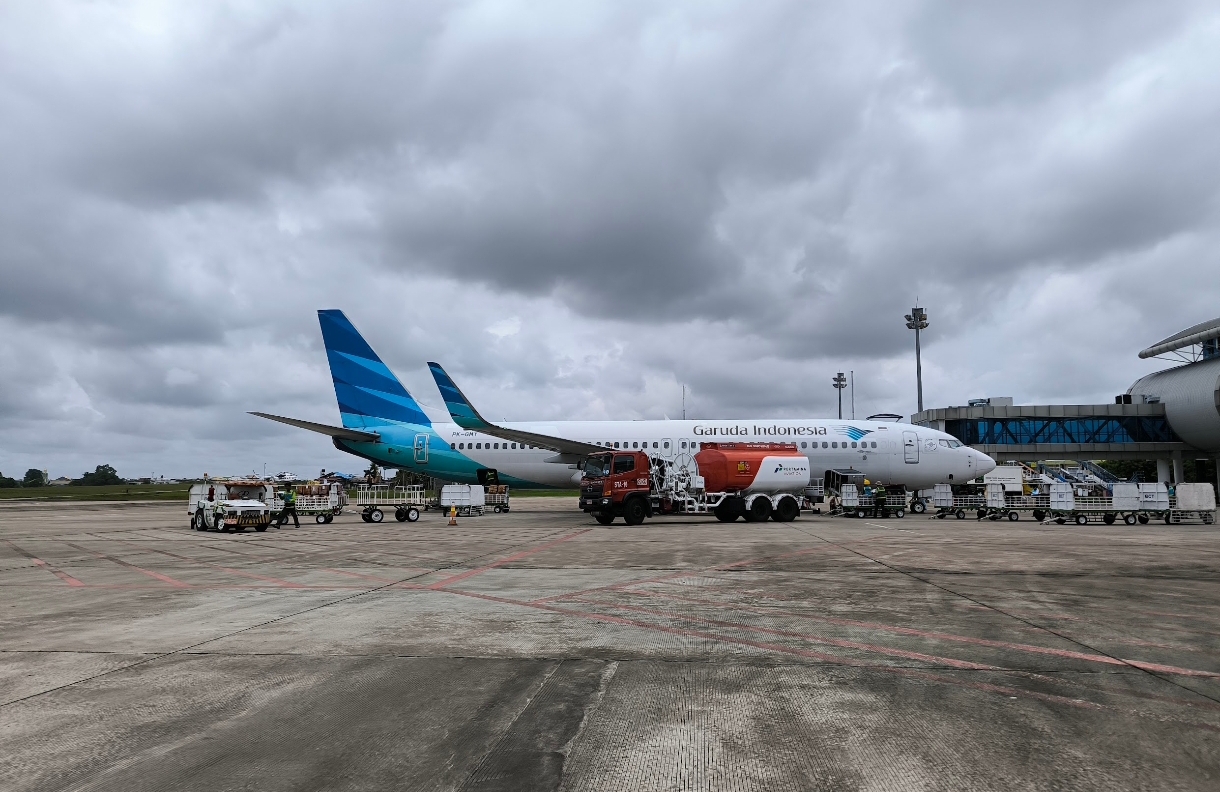 Ban Pesawat Garuda Copot Saat Mendarat di Tanjung Pinang Kepri 