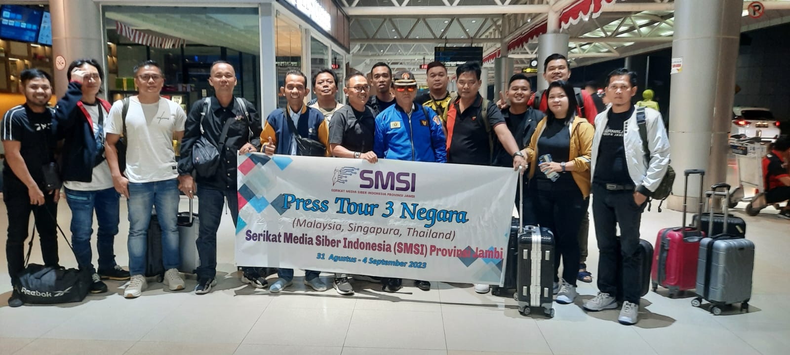 16 Orang Pengurus SMSI Jambi Bertolak Dari Bandara SMB II, Tujuan Pertama Jelajahi Malaysia