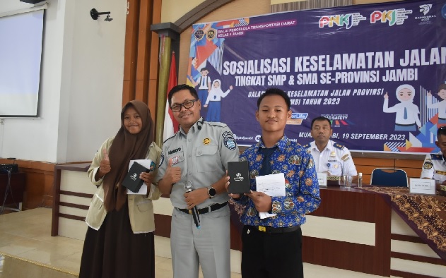 Jasa Raharja Jambi Membuka Wawasan Anak SMP dan SMA dalam Acara PKJ Jambi 2023   