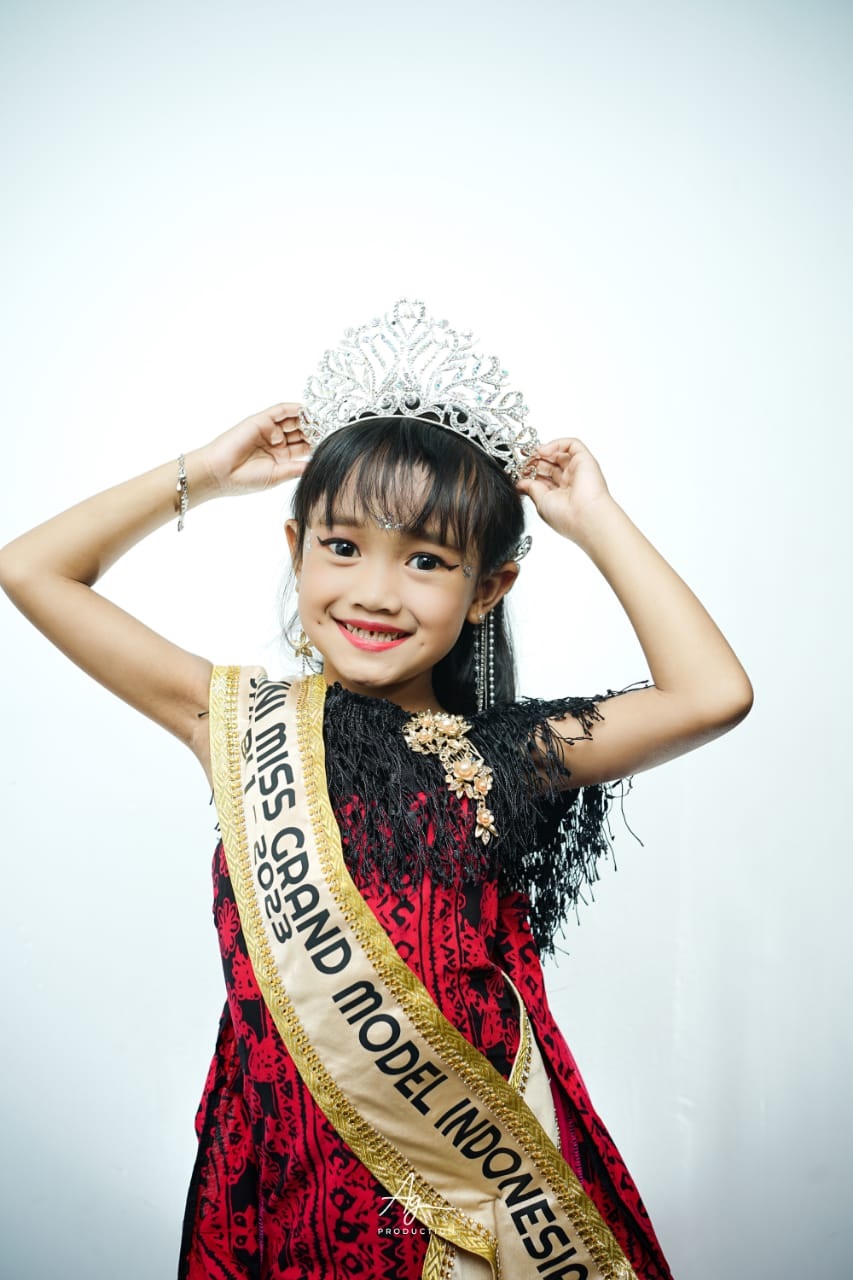 Farzana Quinzea R, Gadis Kecil Asal Kota Jambi Wakili Provinsi Jambi Pada Ajang Grand Model Indonesia 2023