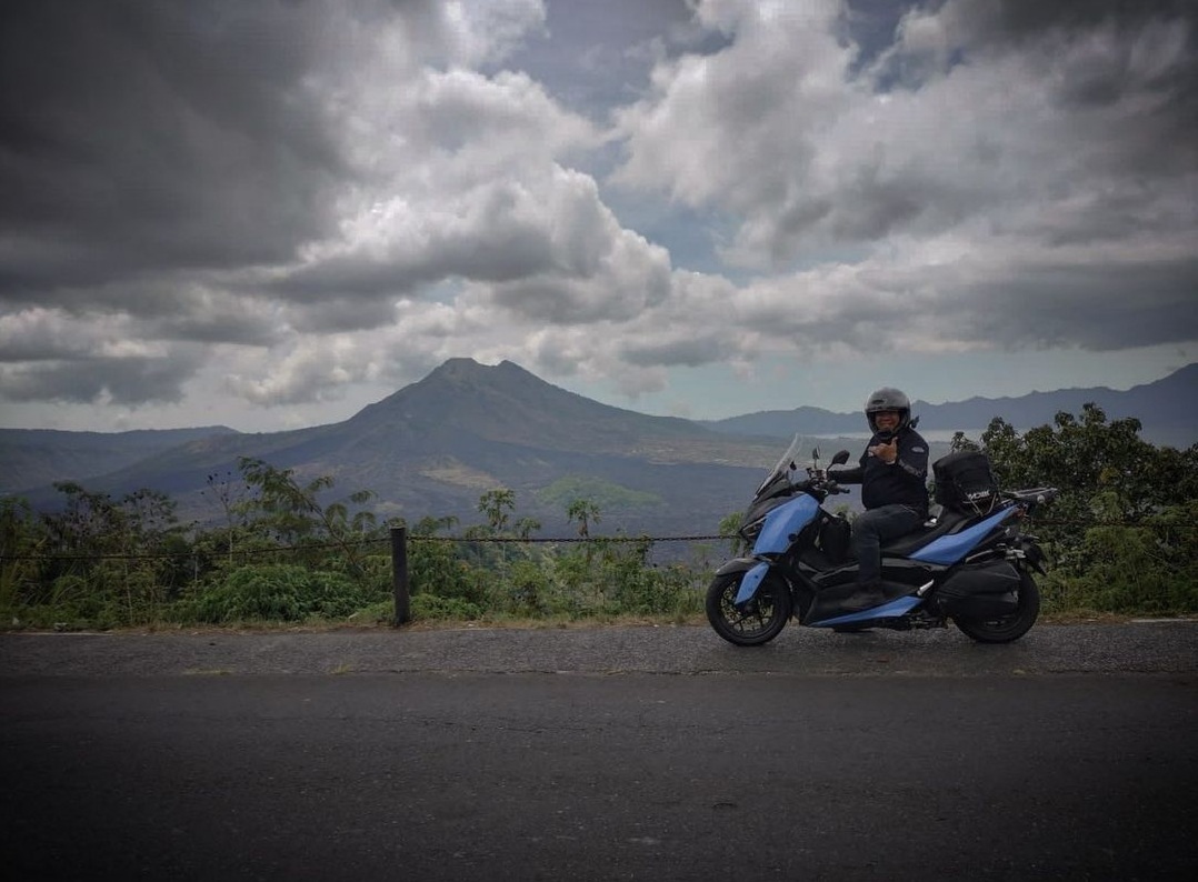 Doyan Touring Jarak Jauh, Biker Ini Beberkan Keunggulan XMAX   