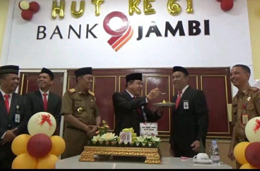 H Mukti Jadi Inspektur Upacara HUT Bank Jambi ke-61, Ini Empat Pesan Gubernur Jambi untuk para Direksi