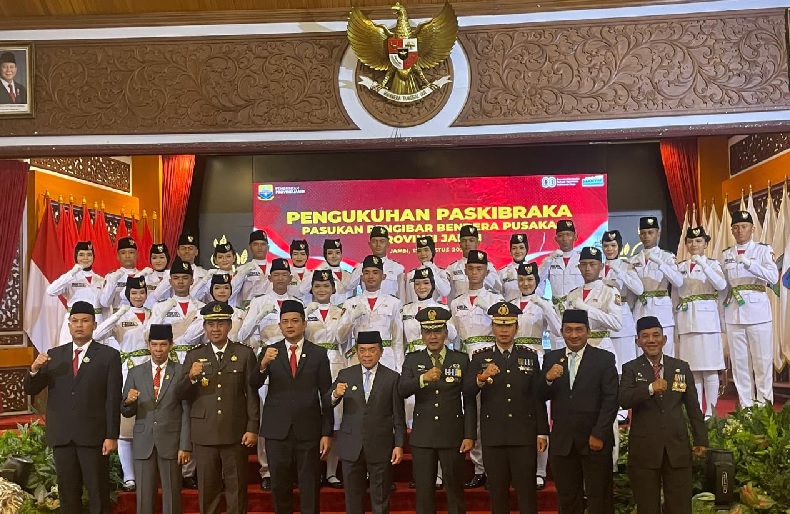 Gubernur Al Haris Kukuhkan 54 Paskibraka Provinsi Jambi Tahun 2025, Siap Bertugas di 17 Agustus 2025