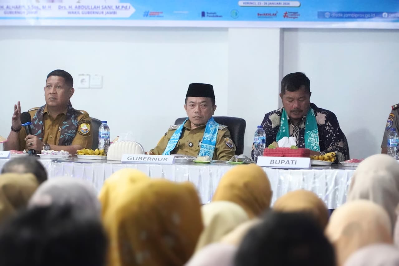 Gubernur Kumpulkan Semua Kepsek SMA/MA/SMK/SLB Se Provinsi Jambi