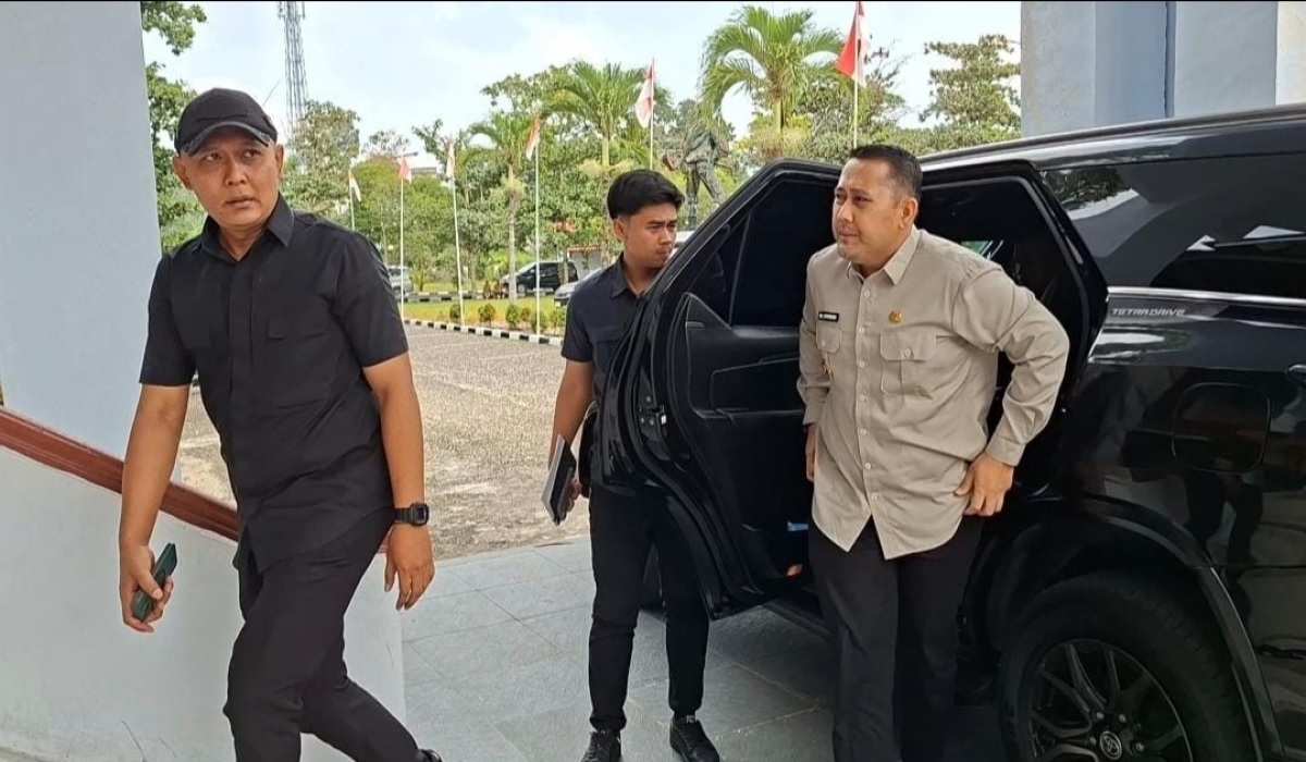 Bupati M Syukur Larang Kepala OPD Dinas Luar Daerah Selama Pembahasan KUA-PPAS 2027