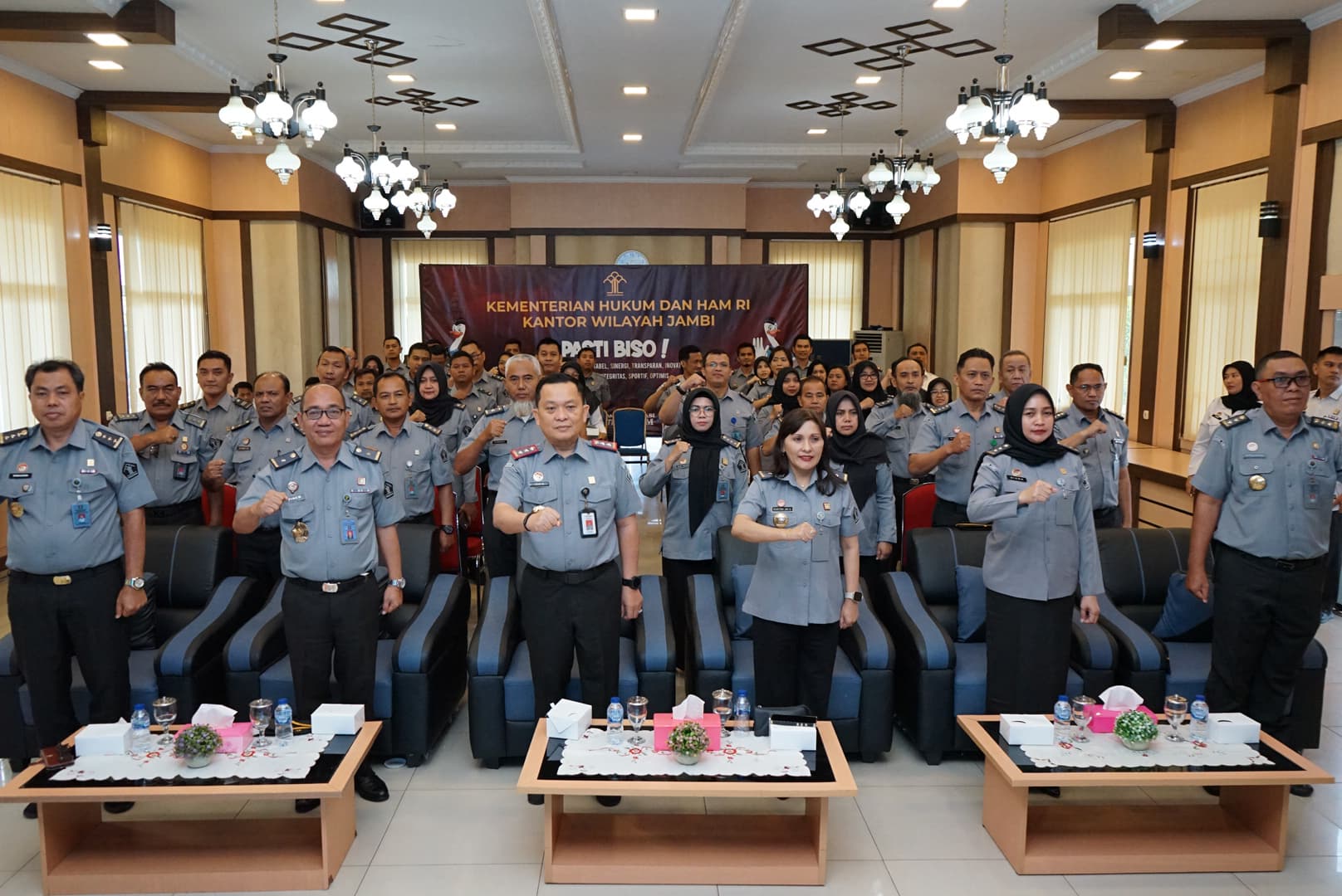 Langkah Pasti Menuju WBBM , Kanwil Kemenkum Jambi Lakukan Penandatanganan Perjanjian Kinerja