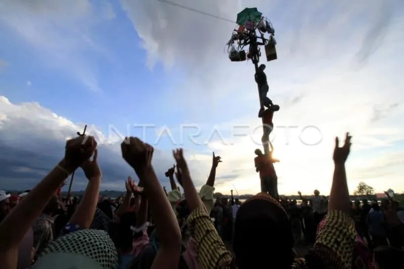Ulama Aceh Keluarkan Tausiyah Hindari Lomba Panjat Pinang Sambut HUT RI