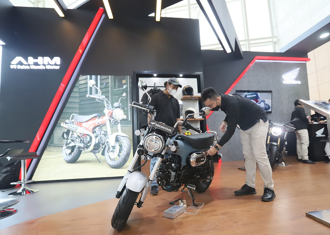 Motor Baru Honda ST125 Dax dan New Honda ADV160 Hadir di GIIAS 2022 