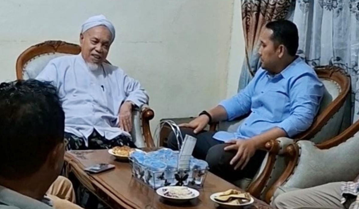 Jenguk Buya Satar, Bupati M. Syukur Berkisah Soal Misi Kemanusiaan di Sumatera