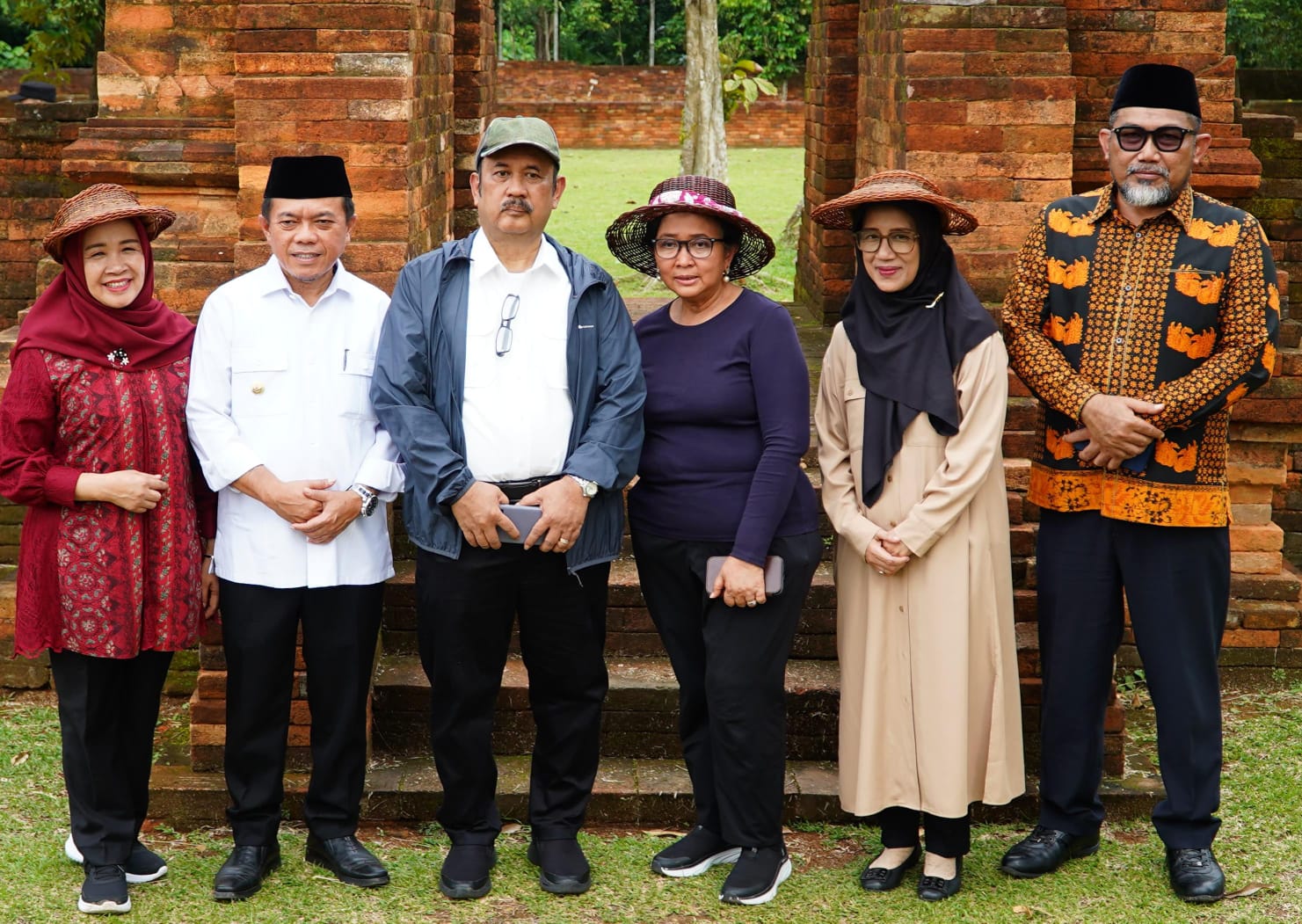 Gubernur Al Haris Dampingi Menteri Bappenas Tinjau Pembangunan Proyek Museum KBCN di Candi Muaro Jambi 