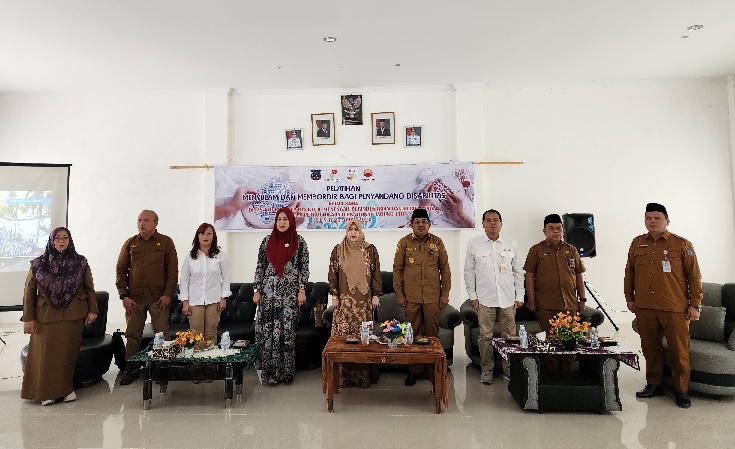 Gelar Pelatihan Menyulam dan Membordir untuk Disabilitas serta Berikan Bantuan 2 Unit Mesin Bordir