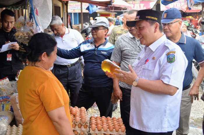 Jelang Idul Adha, Pj  Bupati Sarolangun Bachril Bakri Sidak Pasar Tradisional