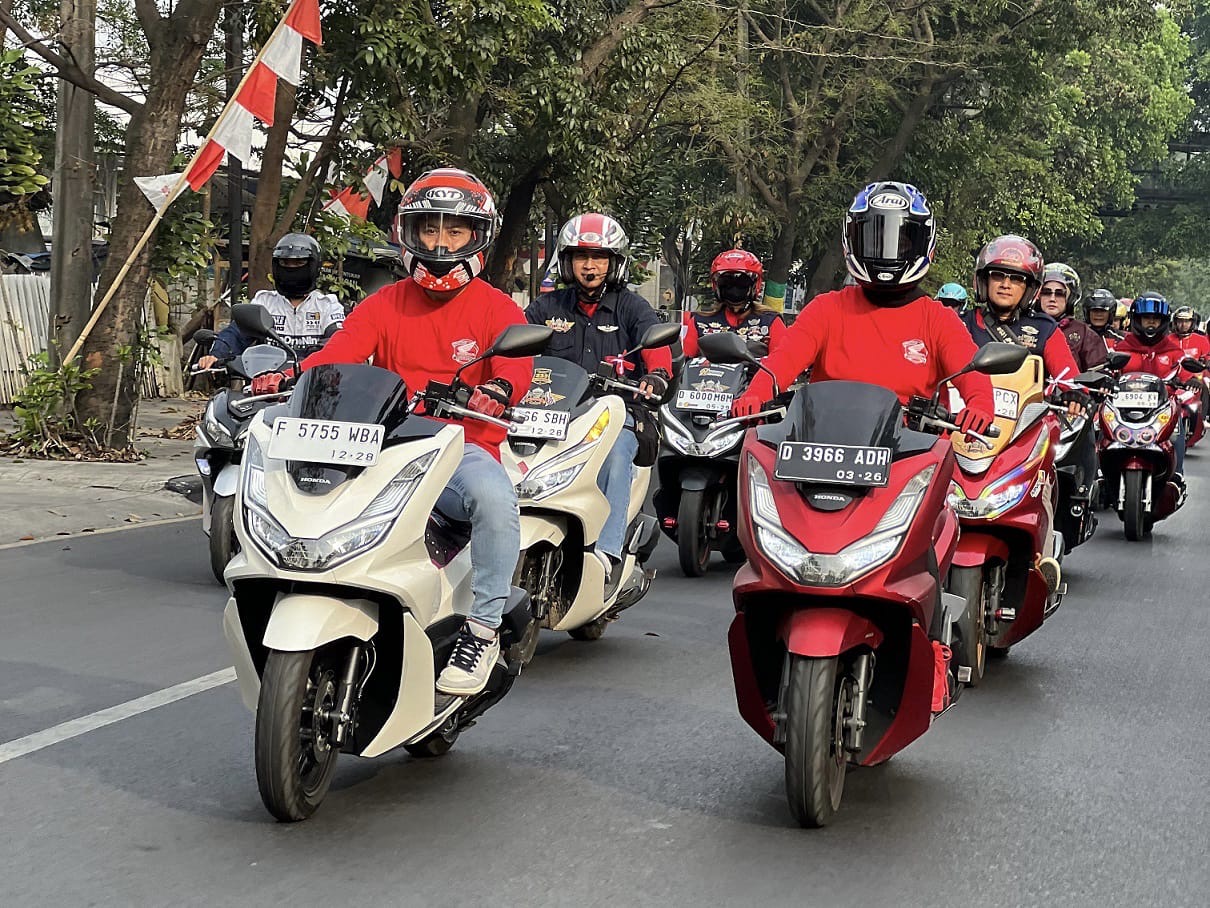 Aktivitas Seru Ribuan Bikers Honda PCX Sambut Hari Kemerdekaan di Seluruh Indonesia