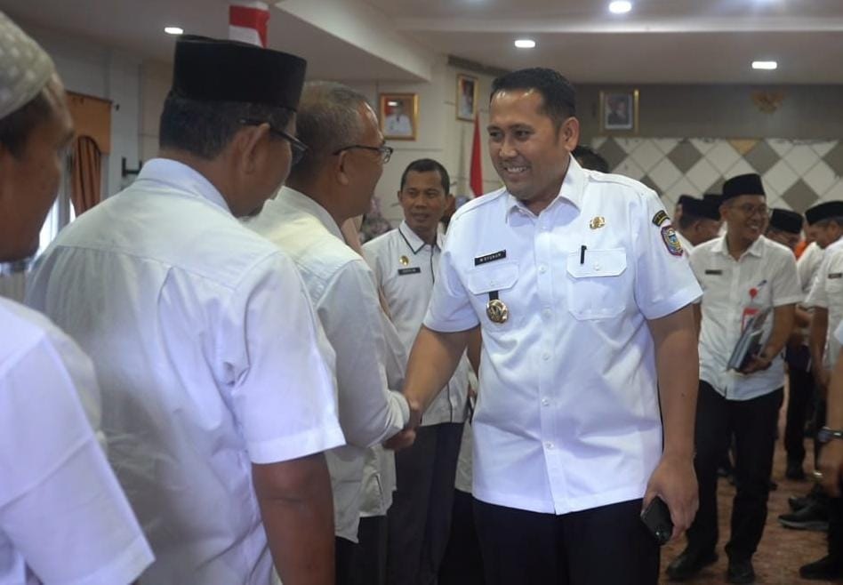 Bupati H M Syukur Gelar Rapat Perdana dengan OPD