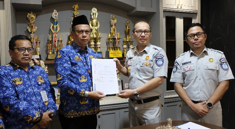 Penandatanganan MOU PT Jasa Raharja-Dinas Pendidikan Provinsi Jambi untuk Tingkatkan Keselamatan Lalu Lintas