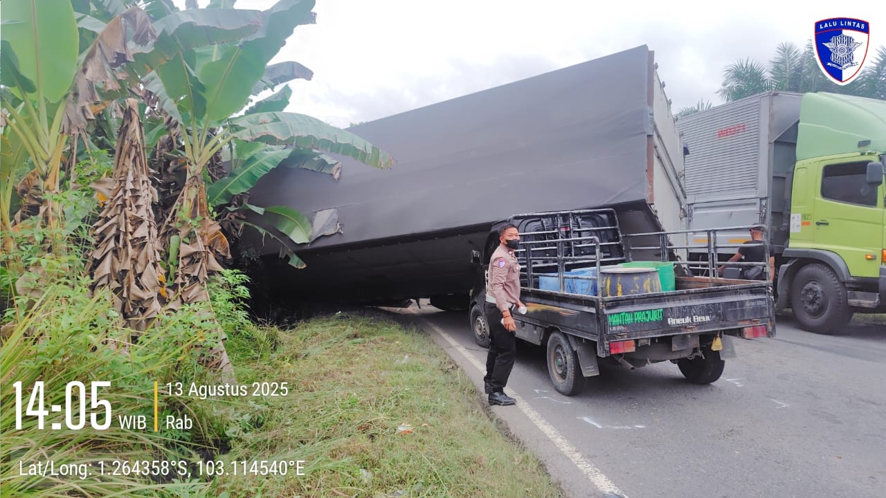 Dum Truk Kecelakaan Beruntun di Merlung, Satu Orang Meninggal 