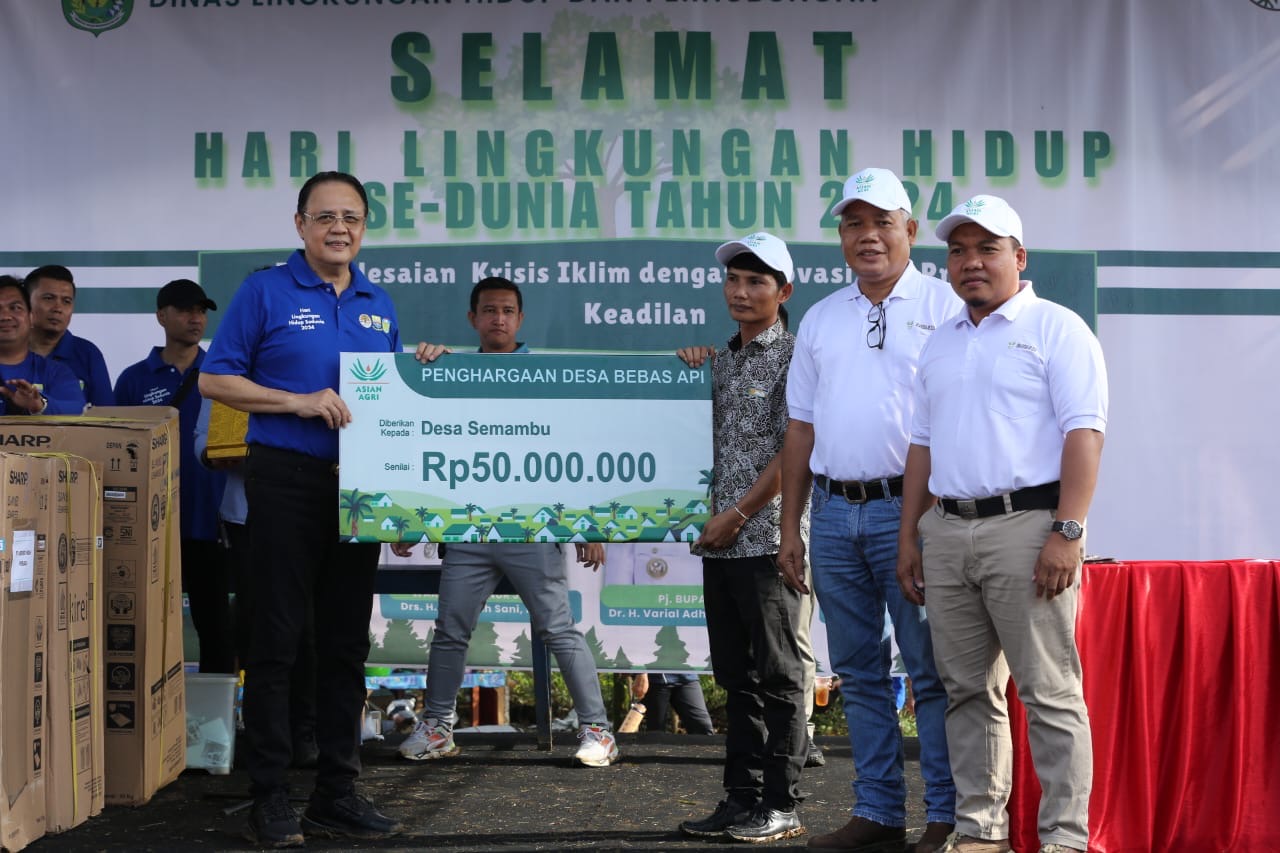 Sambut Hari Lingkungan Hidup Sedunia, Asian Agri Beri Penghargaan Desa Bebas Api 2023 Kepada Desa Semambu 