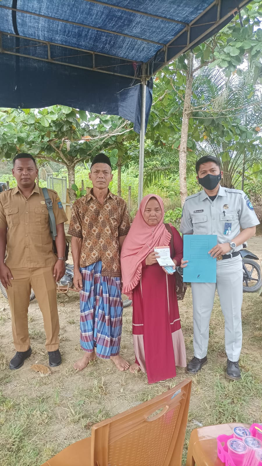 Jasa Raharja Santuni Korban Pengendara Motor Lawan Truck Tangki Kecelakaan di Muara Papalik