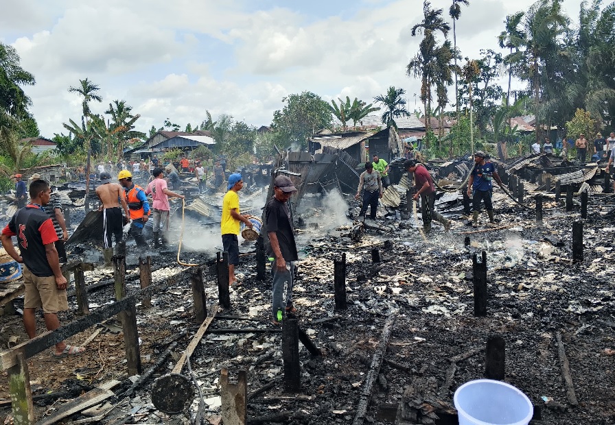 Permukiman Warga di Mendahara Dilalap Api, Lima Rumah Ludes