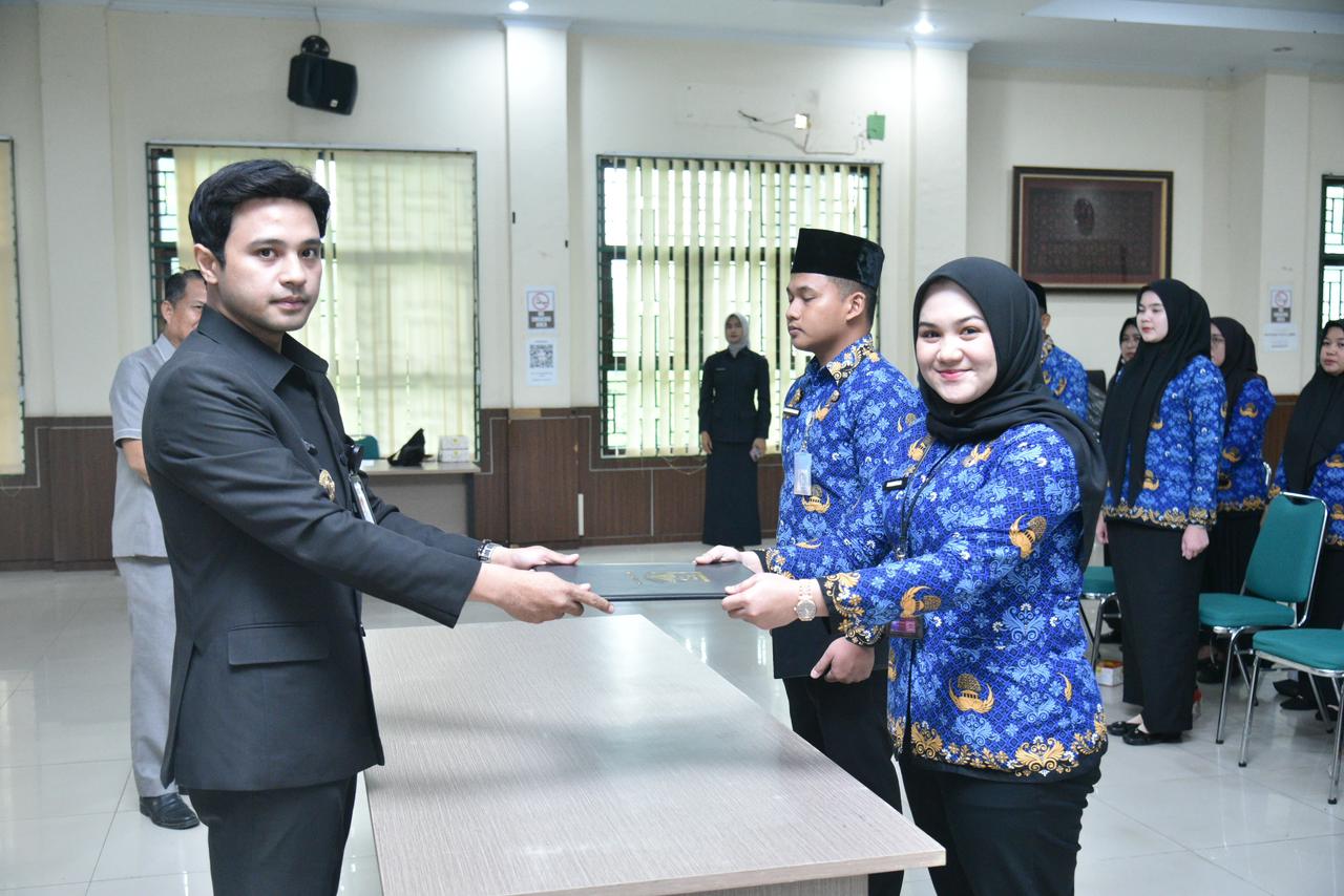 Pimpin Sumpah PNS, Wawako Diza : 