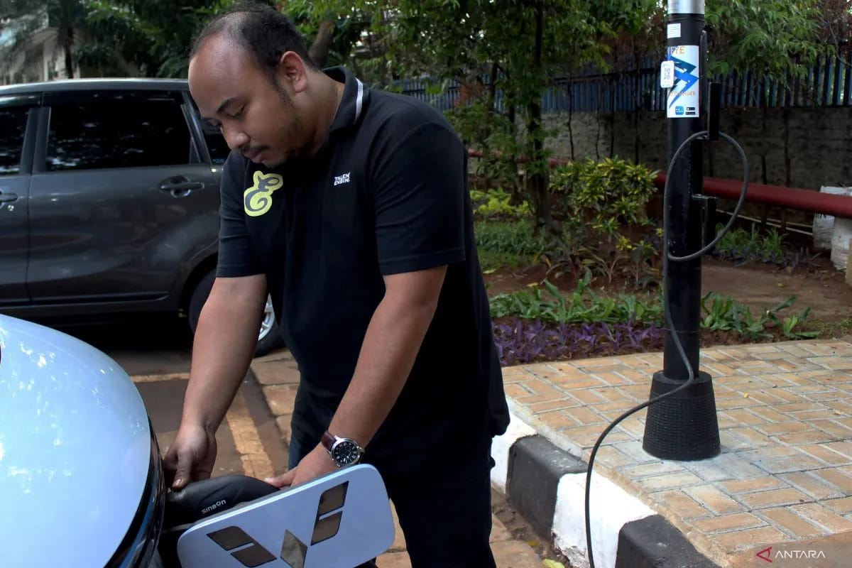 PLN Targetkan 1.000 SPKLU Tiang Listrik Rampung Tahun Ini