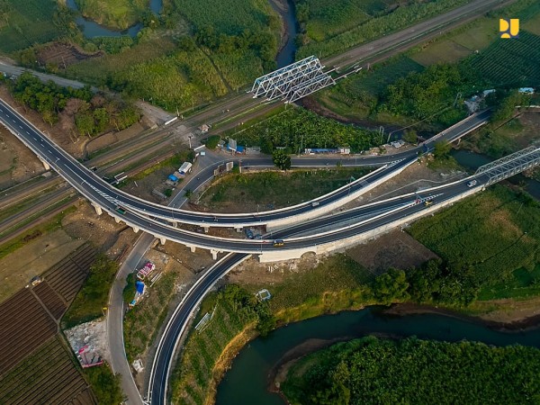 Akan Ada Sensasi Menyalip Kereta Api dari Atas Overpass Tol Padang-Sicincin, Elok dan Estetik