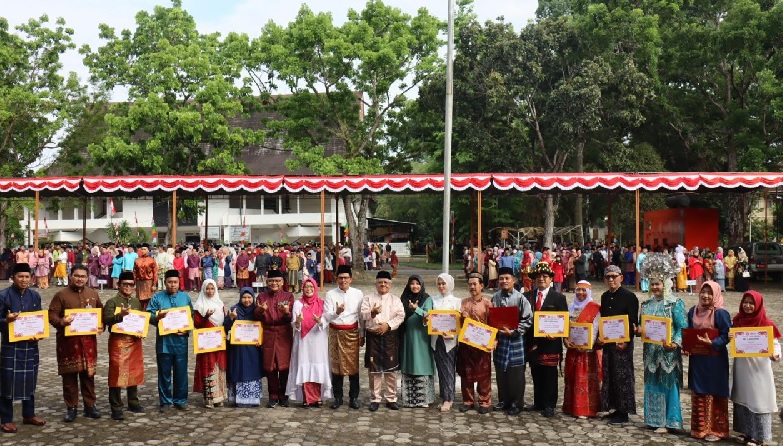 Semarak HUT ke-80 RI di UNJA, Pakaian Adat Nusantara Warnai Upacara Kemerdekaan