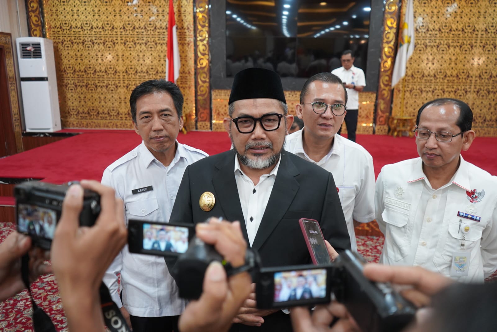 Pimpin Rapat Perdana, Pjs. Gubernur Sudirman Pastikan Pembangunan dan Pelayanan Masyarakat Tetap Berjalan