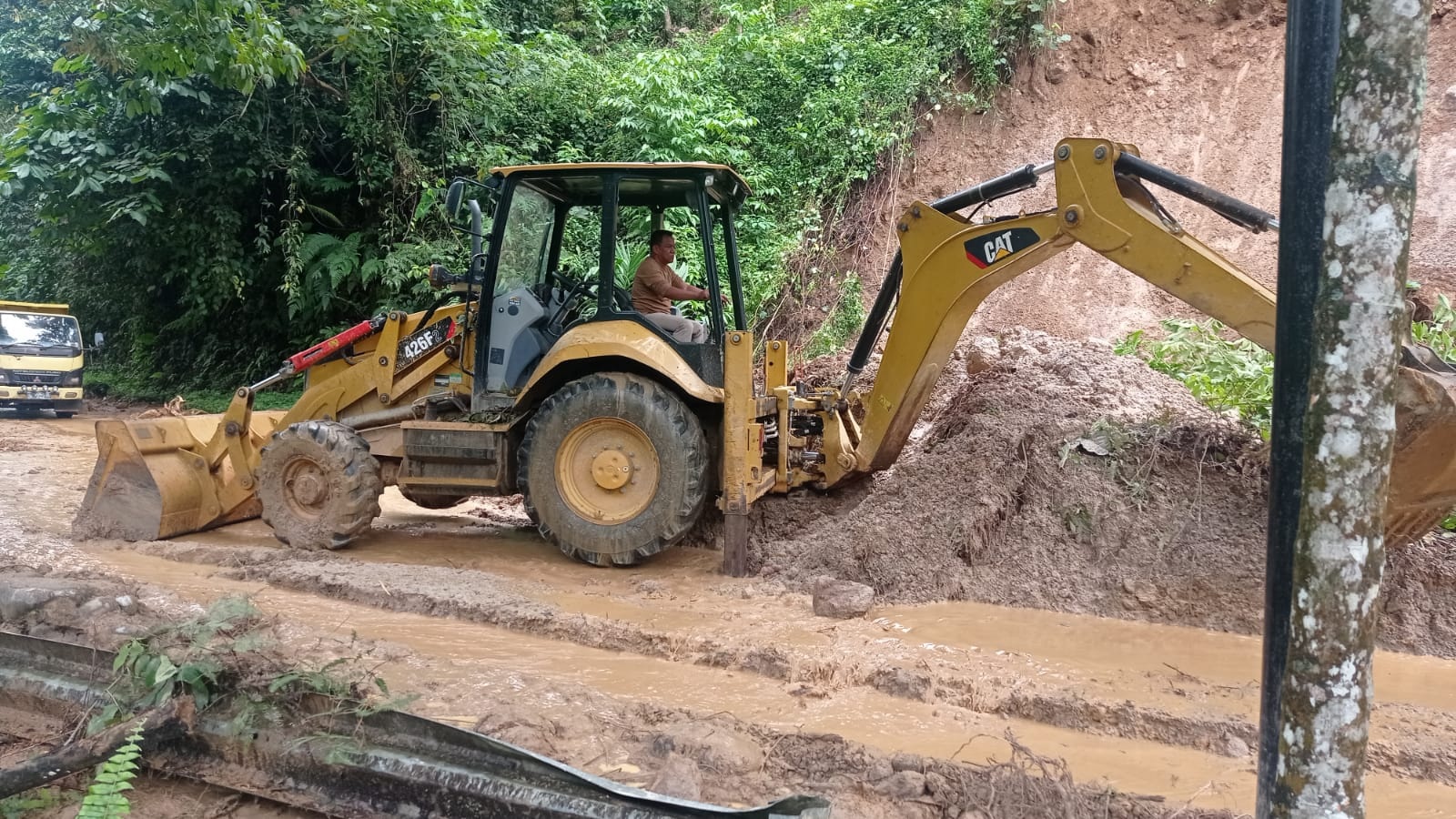 Singkirkan 25 Titik Longsor di Jalan Lintas Bangko - Kerinci, Begini Penanganan Cepat BPJN Wilayah Jambi