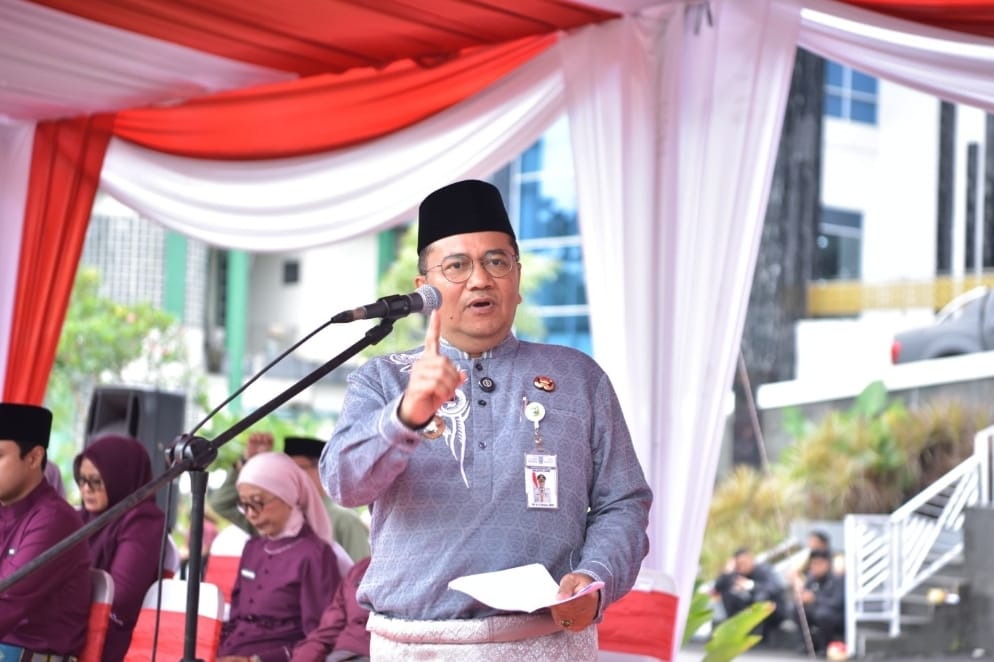 Pimpin Upacara Hari Guru Nasional, Maulana : Tidak Ada Indonesia Kuat Tanpa Guru Hebat