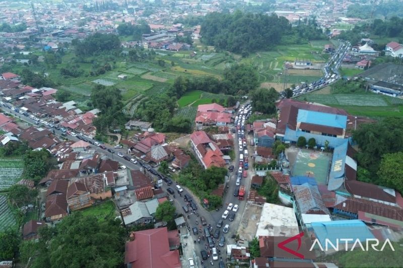 Lembah Anai Dibuka 24 Jam Setelah Bencana Langsung Macet Mengular Imbas One Way