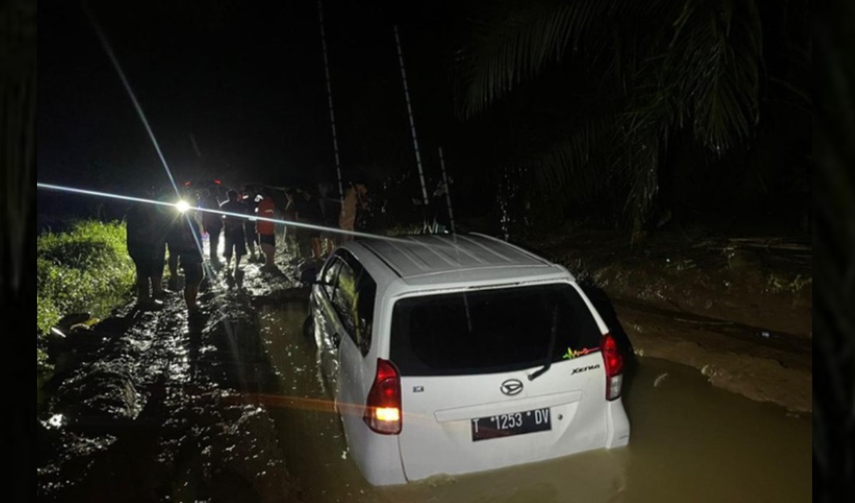 Kronologi Satu Keluarga Asal Sumbar Jadi Mayat di Mobil Saat Hendak Berlebaran ke Jambi