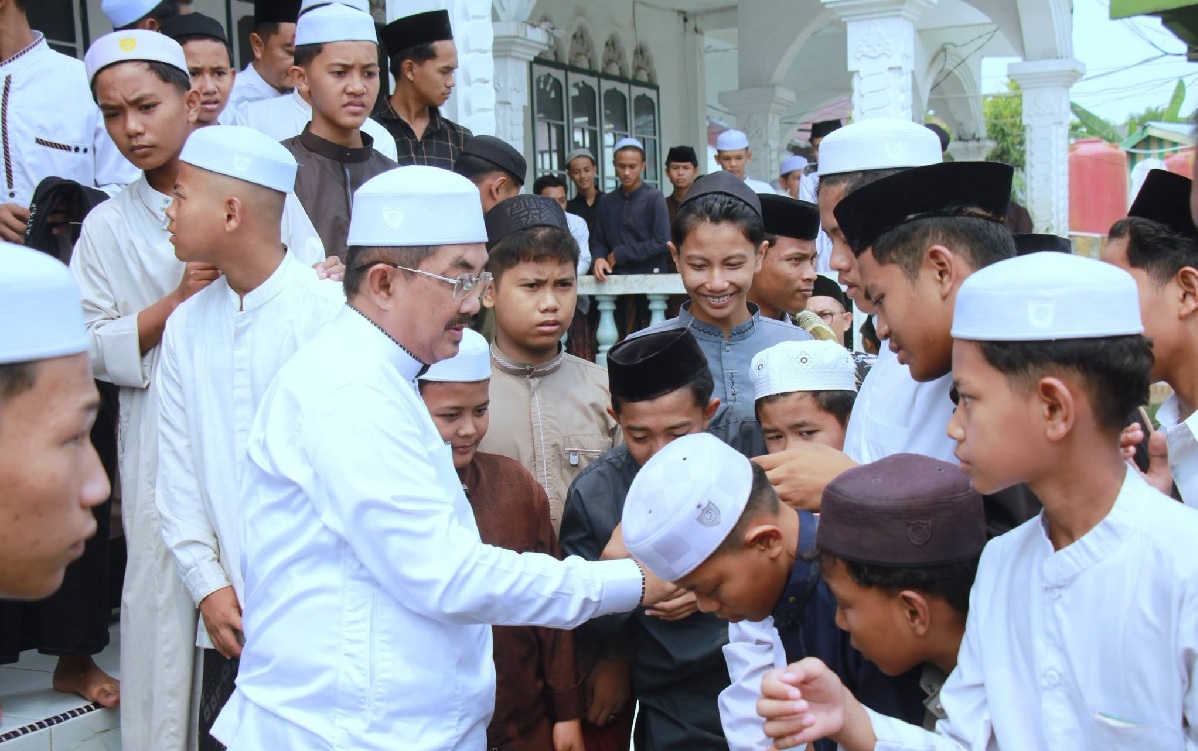 Bupati Anwar Sadat Ikuti Salat Istisqa di Ponpes Al-Baqiatusholihat, Ajak Warga Introspeksi & Jaga Lingkungan