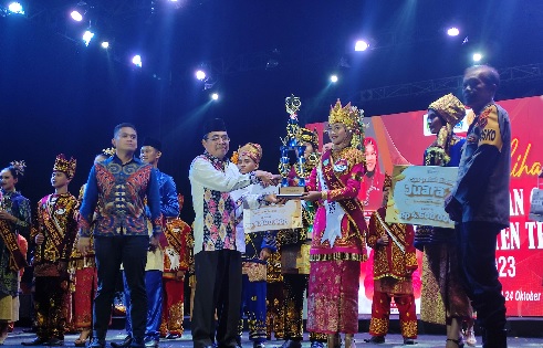 Vina, Pelajar MAN 2 Tebo jadi Juara 1 Ajang Bujang Gadis Tebo Tahun 2023