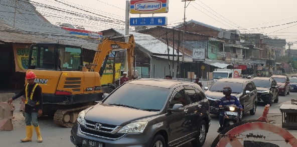 Menuai Protes di Tengah Masyarakat, Lambannya Pekerjaan Sewerege System di Kota Jambi